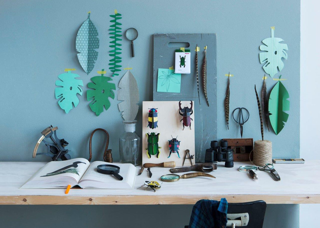 Escarabajo pequeño Insecto Arte Floral - Olokuti