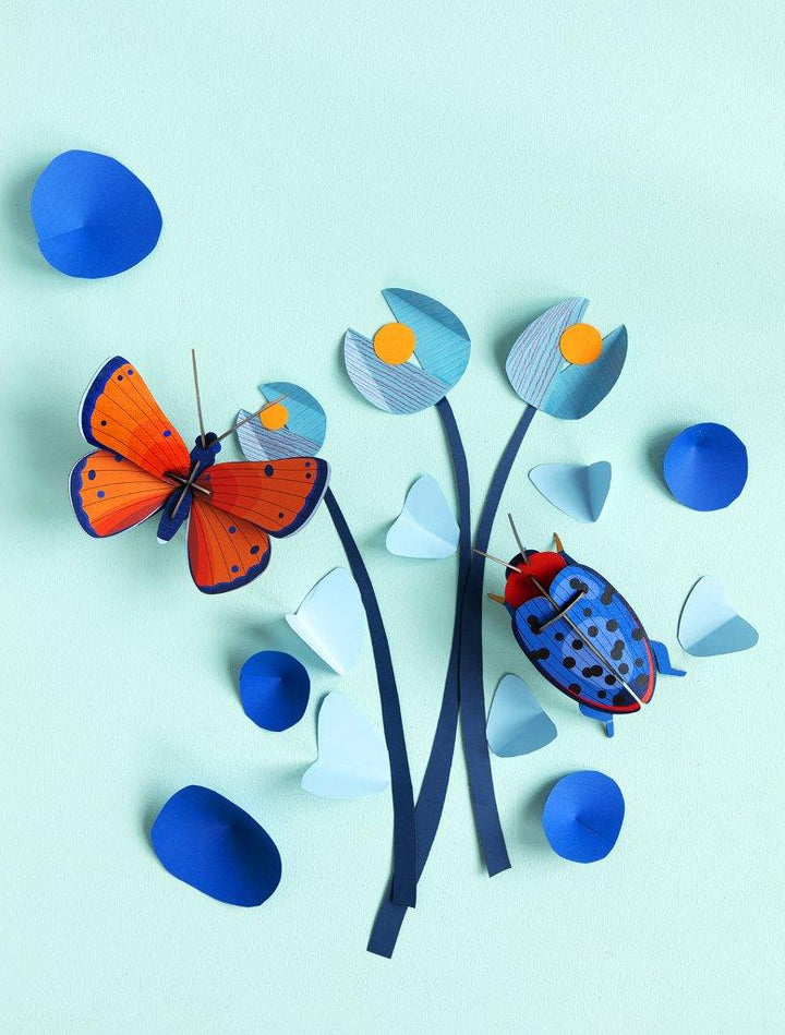 Escarabajo pequeño Insecto Arte Floral - Olokuti