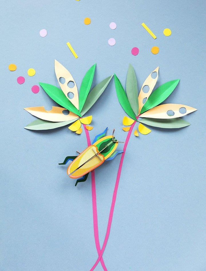 Escarabajo pequeño Insecto Arte Floral - Olokuti