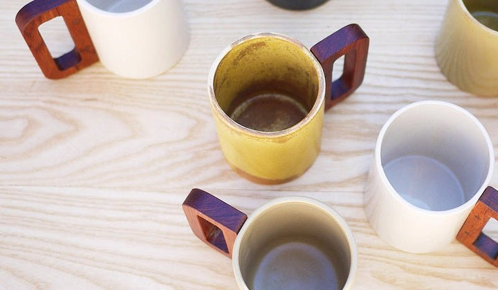 Mug cerámica con asa madera - Olokuti