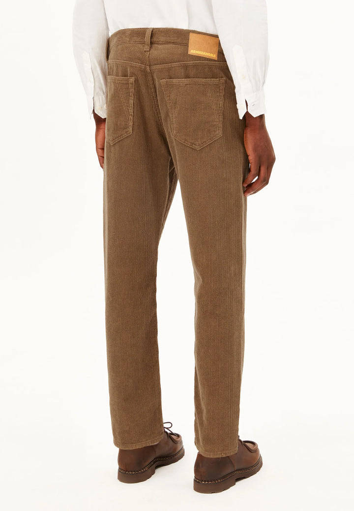 Pantalones de pana MAAKX RELAXED CORDUROY PANT Amberwood
