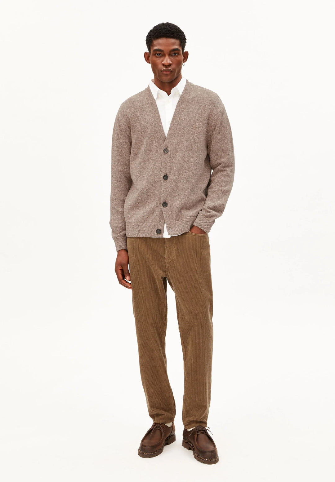 Pantalones de pana MAAKX RELAXED CORDUROY PANT Amberwood