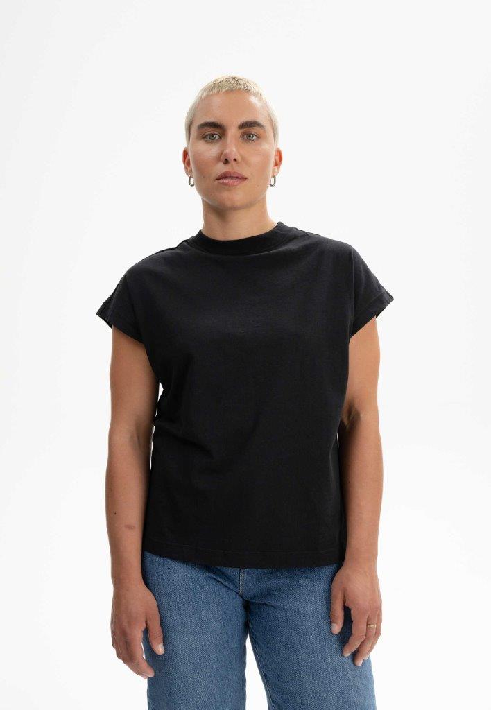 Camiseta MADHU Negro - Olokuti