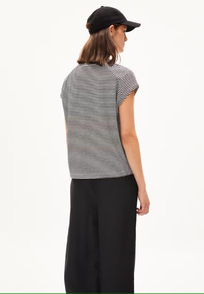 Camiseta Oneliaa Lovely Stripes Black-Oatmilk - Olokuti
