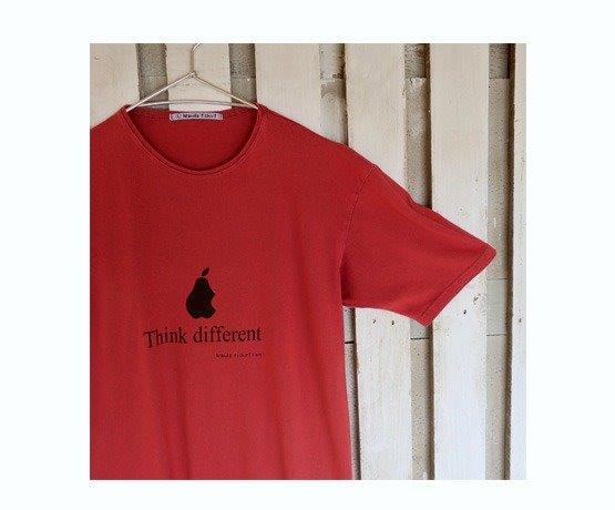 Camiseta Think Different Rojo - Olokuti