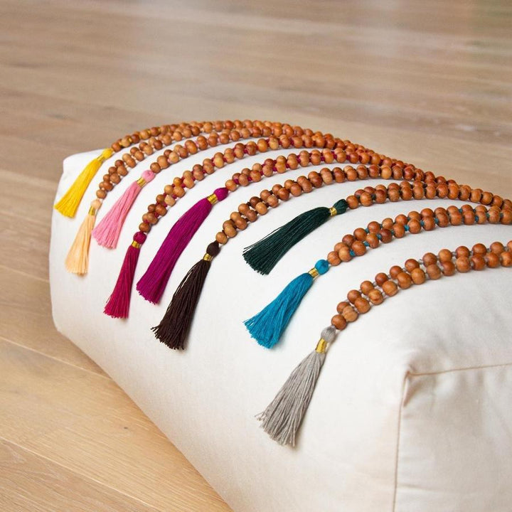 Collar de meditación Mala de madera de sándalo y borla de colores - Olokuti